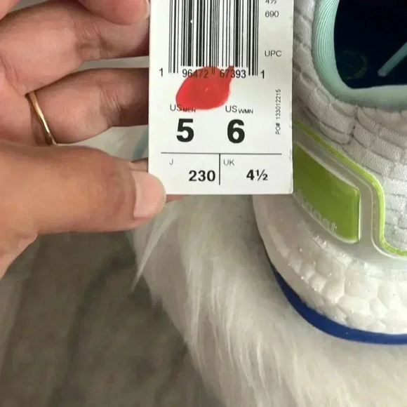 Adidas Women’s ULTRABOOST 1.0 Running SHOES - Picture 9 of 9